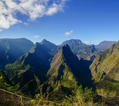 Vue panoramique d’un cirque à l’île de la Réunion