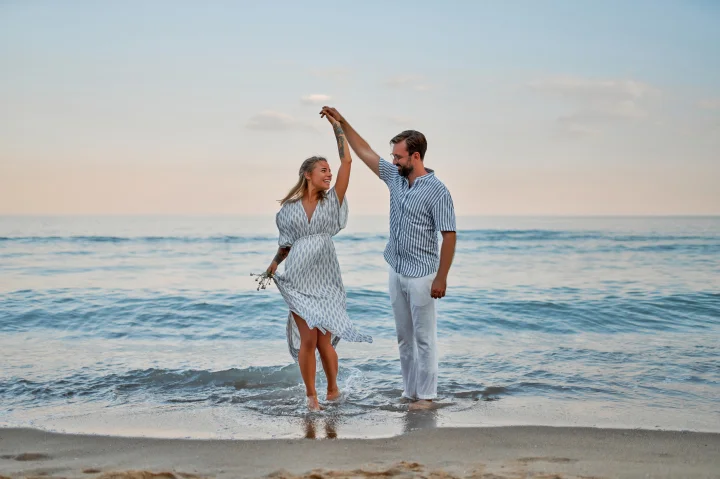 Séance photo d’un couple sur une plage mauricienne